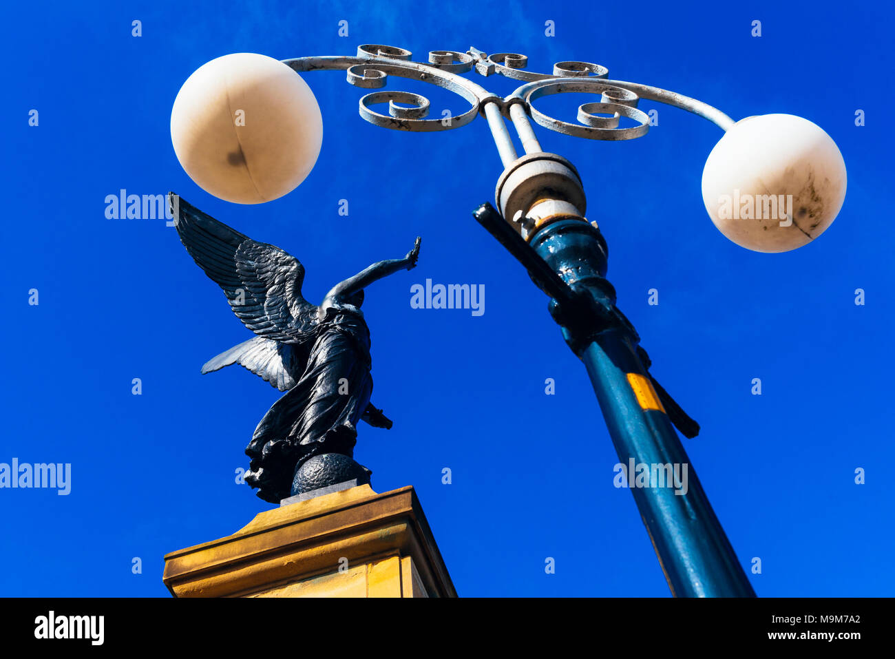 Fünf Lampen War Memorial, Waterloo mit Seaforth, Crosby, Merseyside, England Stockfoto