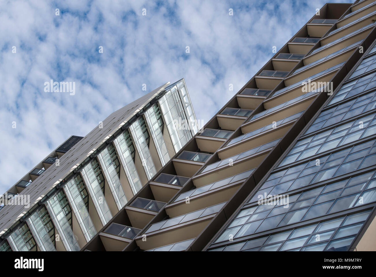 Moderne Innenstadt High Rise Apartments in Sydney, Australien, an einem sonnigen Tag. Stockfoto