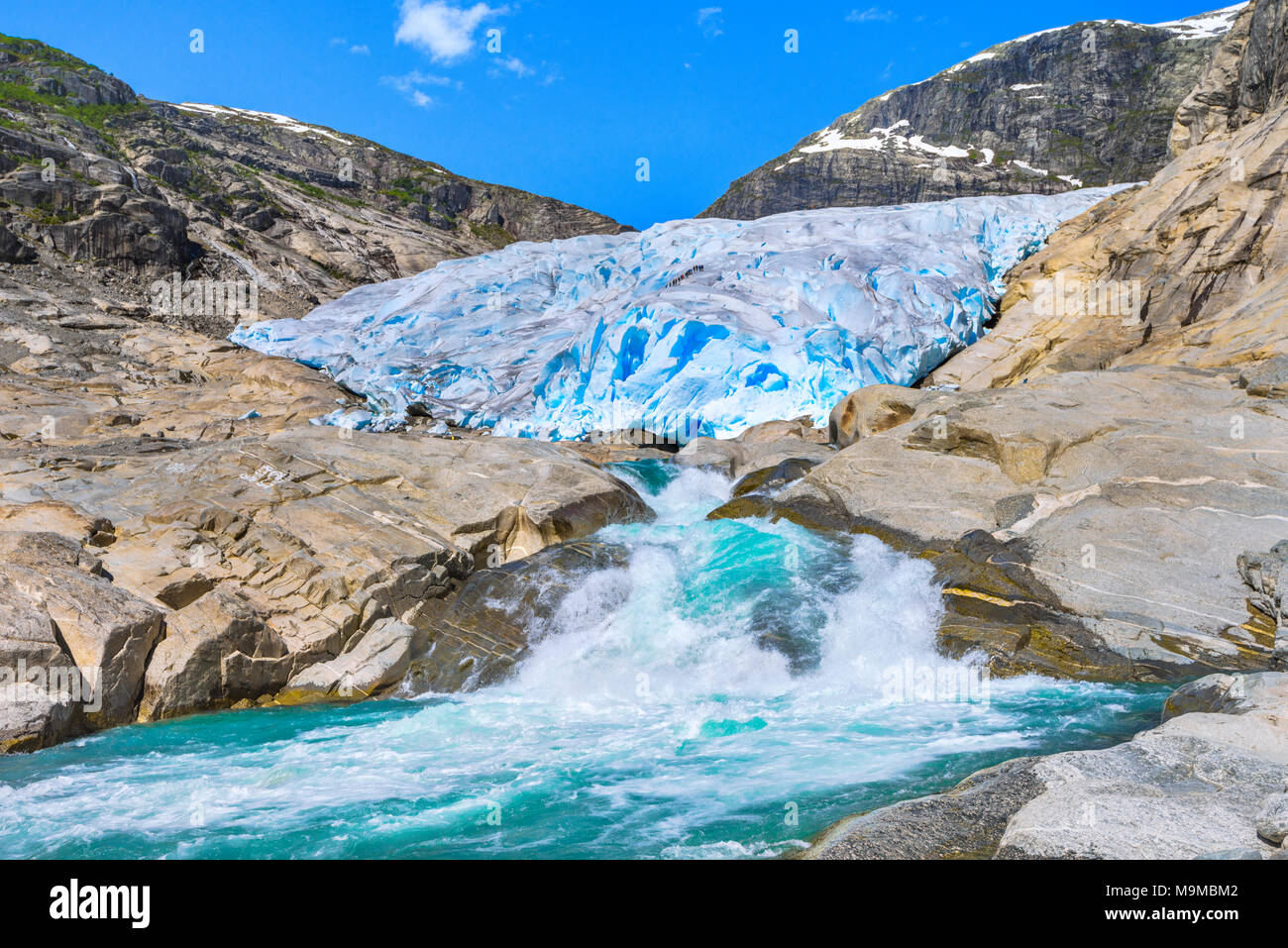 Die Feder eines Flusses von Nigardsbreen Gletscher, Norwegen, Jostedalsbreen Nationalpark in der Nähe von Gaupne Stockfoto