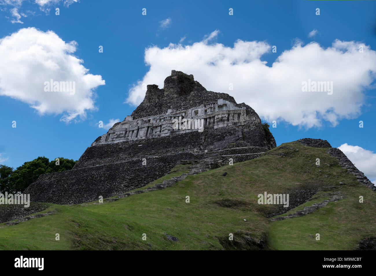 Alten Maya Tempel Ruinen und Strukturen in Xunantunich, Belize Stockfoto