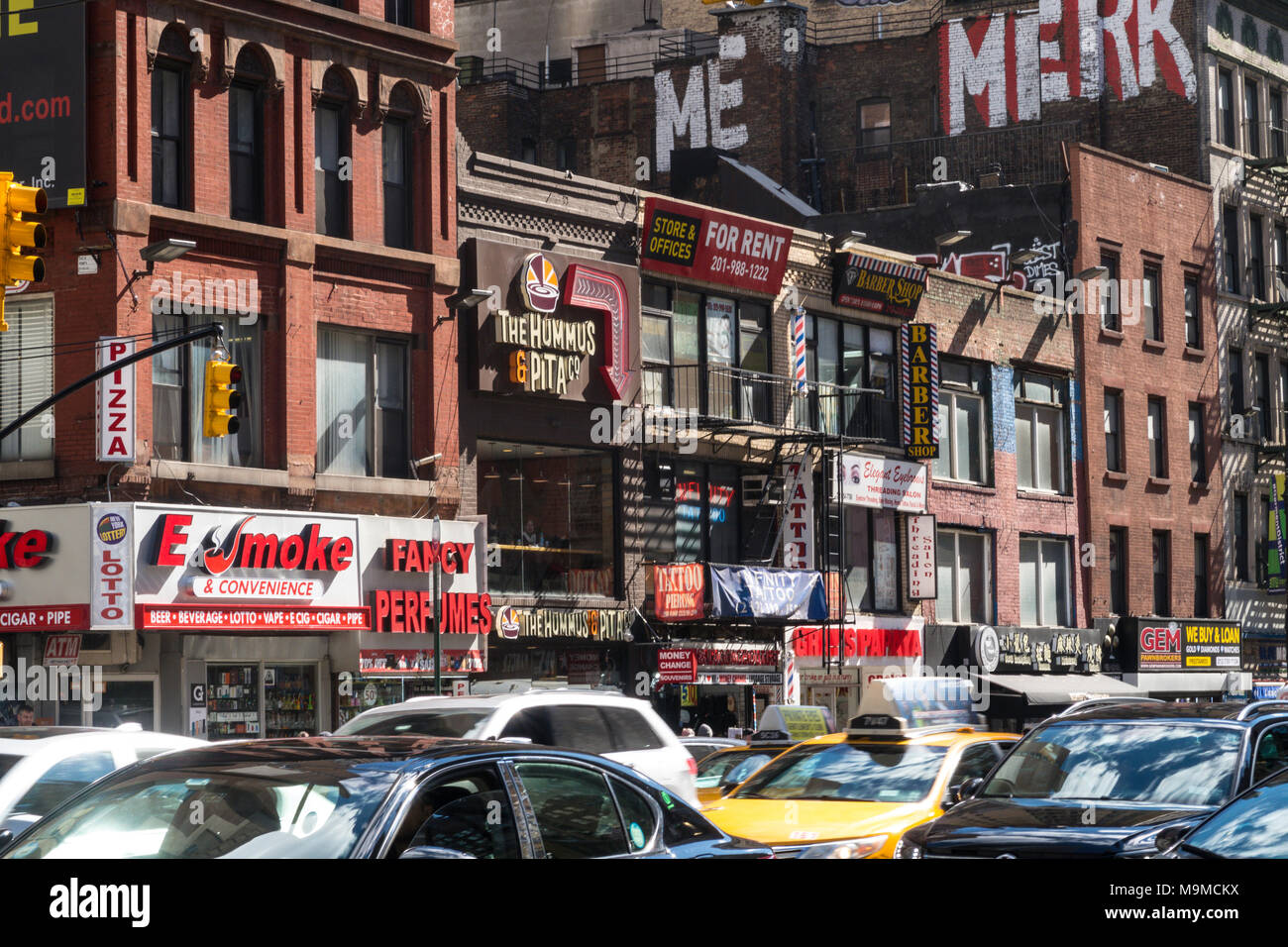 Brownstone business Fronten, Eighth Avenue in der Nähe der Port Authority, NEW YORK CITY, USA Stockfoto