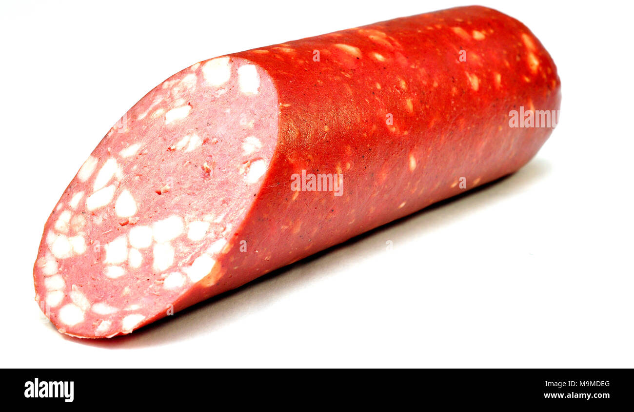 Cervelat, geräucherte Wurst über weiß Stockfoto