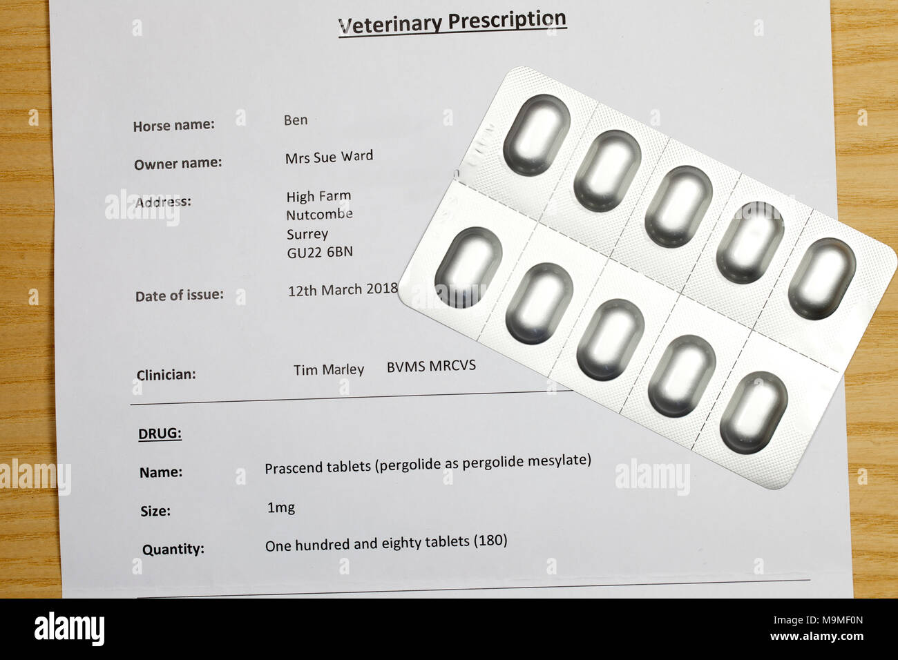 Tierärztliche Verschreibung und Tabletten für ein Pferd Stockfotografie -  Alamy