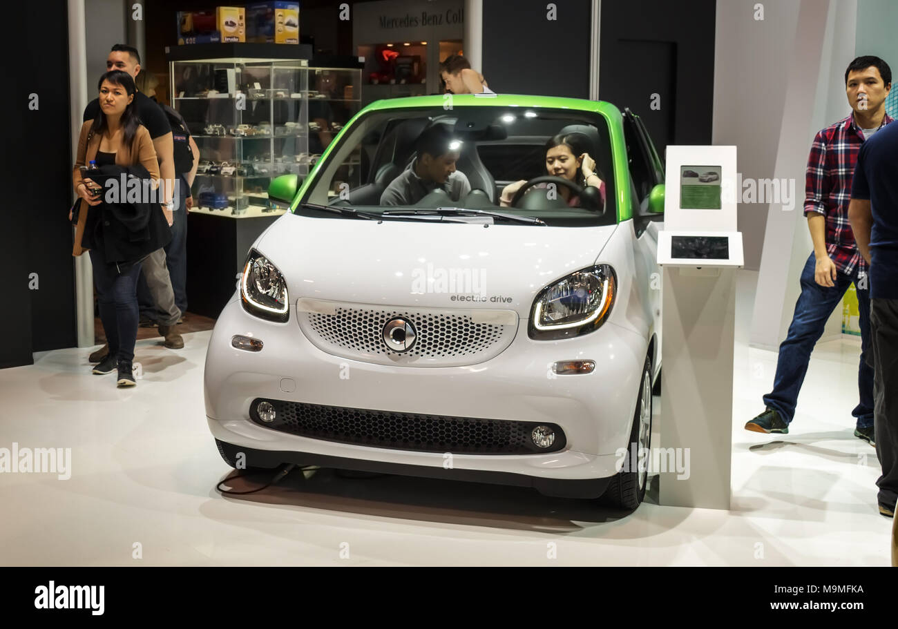 Smart eq fortwo coupe -Fotos und -Bildmaterial in hoher Auflösung – Alamy