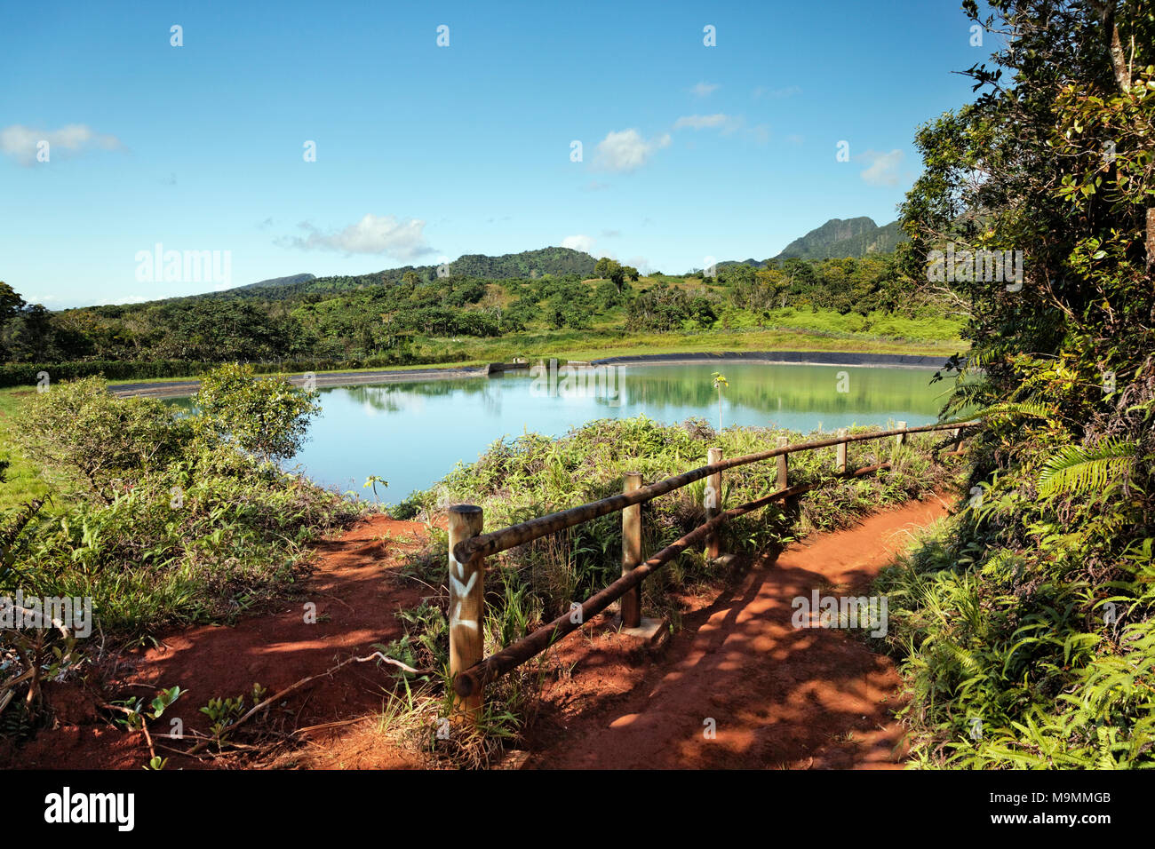 Wasserbehälter, Plateau de Taravao, Tahiti Iti, Gesellschaftsinseln, Windward Islands, Französisch-Polynesien Stockfoto