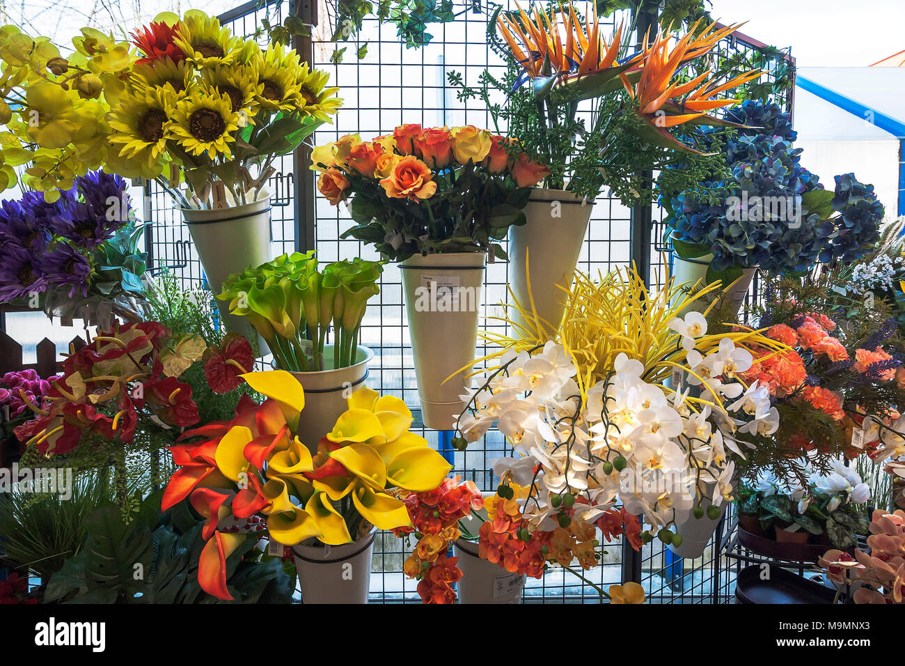 Knstliche Blumen, Kunststoff Blumen, Garten Center, Bayern, Deutschland  Stockfotografie - Alamy