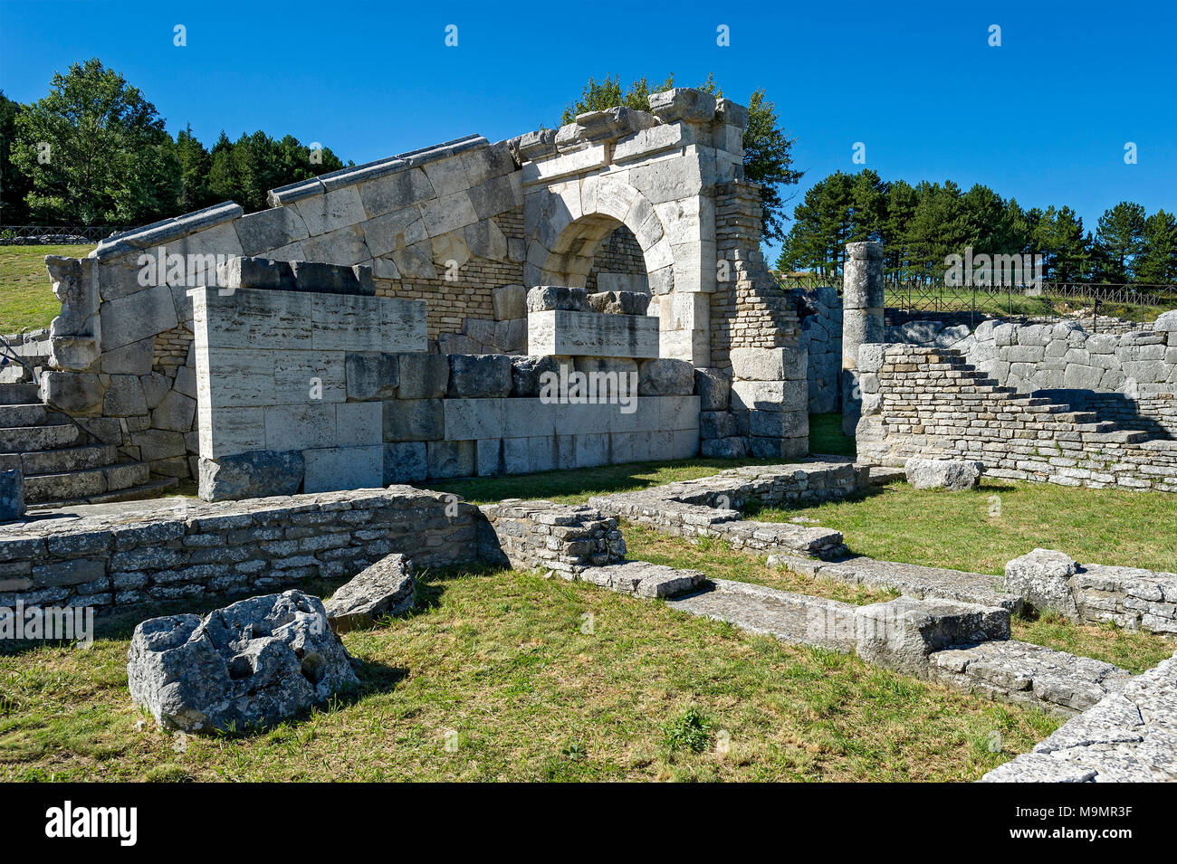 Arcade, samnite Theater, das Teatro Sannitico, alte Samnite Ort der Anbetung, 2.Jahrhundert v. Chr., Monte Saraceno, Pietrabbondante Stockfoto