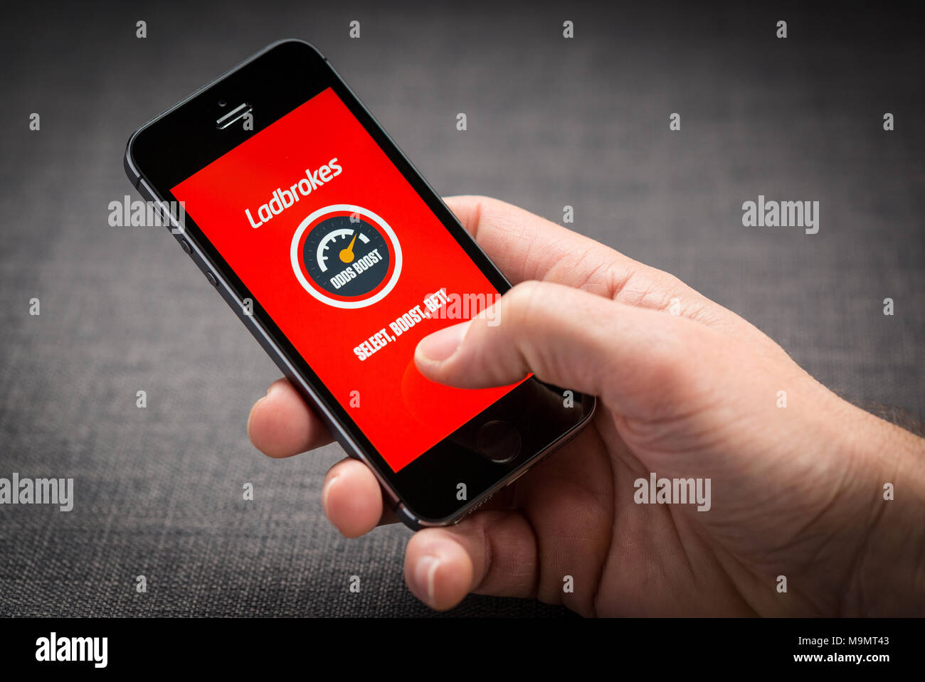 Ladbrokes betting App auf dem iPhone Stockfoto