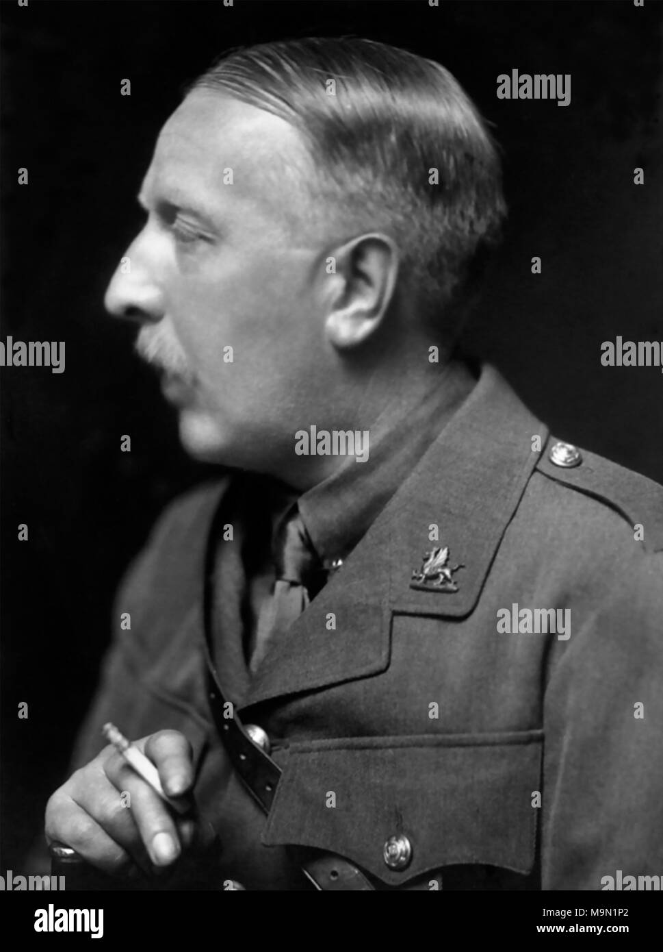 FORD MADDOX FORD (1873-1939), englischer Schriftsteller und trug in der Welch Regiment während des Ersten Weltkriegs Stockfoto