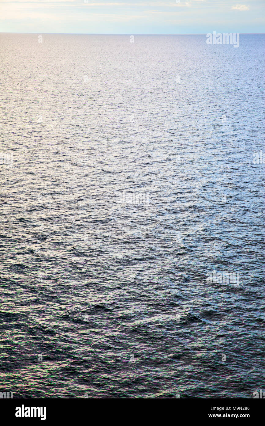 Sicht auf das Meer Wasser Oberfläche - minimalistische Hintergrund Stockfoto