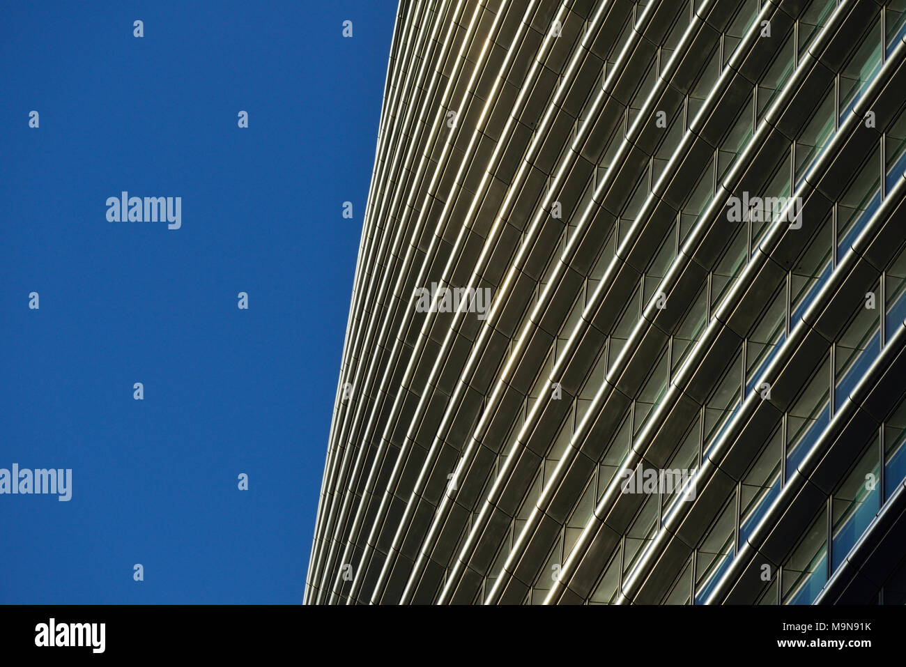 Glas und Edelstahl Fassade, London, Vereinigtes Königreich Stockfoto