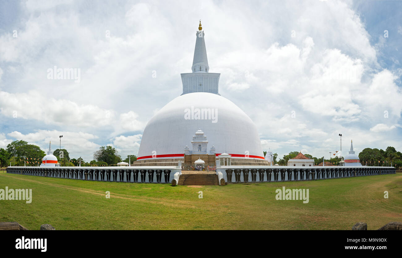 Anuradhapura, Sri Lanka 2011 Die ruwanwelisaya ist ein Stupa, eine
