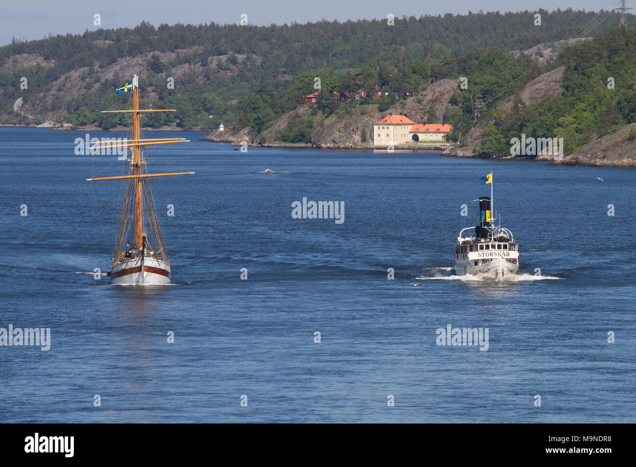 Alte Klassiker segeln Schiff in den Hafen von Stockholm Stockfoto