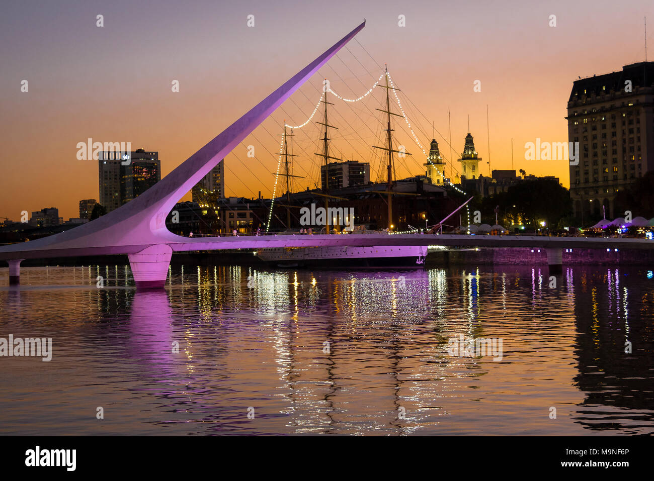 Puerto Madero Bezirk, Puente de La Mujer (Brücke der Frau) von Architekt Santiago Calatrava, Buenos Aires, Argentinien Stockfoto