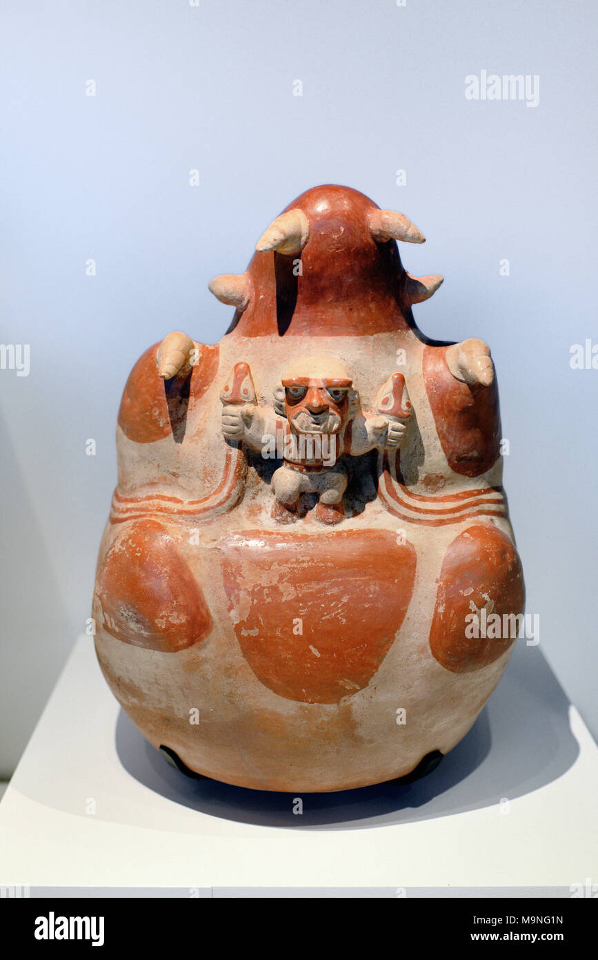 Keramik oder Keramik Kanne mit einem Berg Gott aus der Moche-kultur Pre-Colombian III Trujillo Peru 300-400 AD Stockfoto