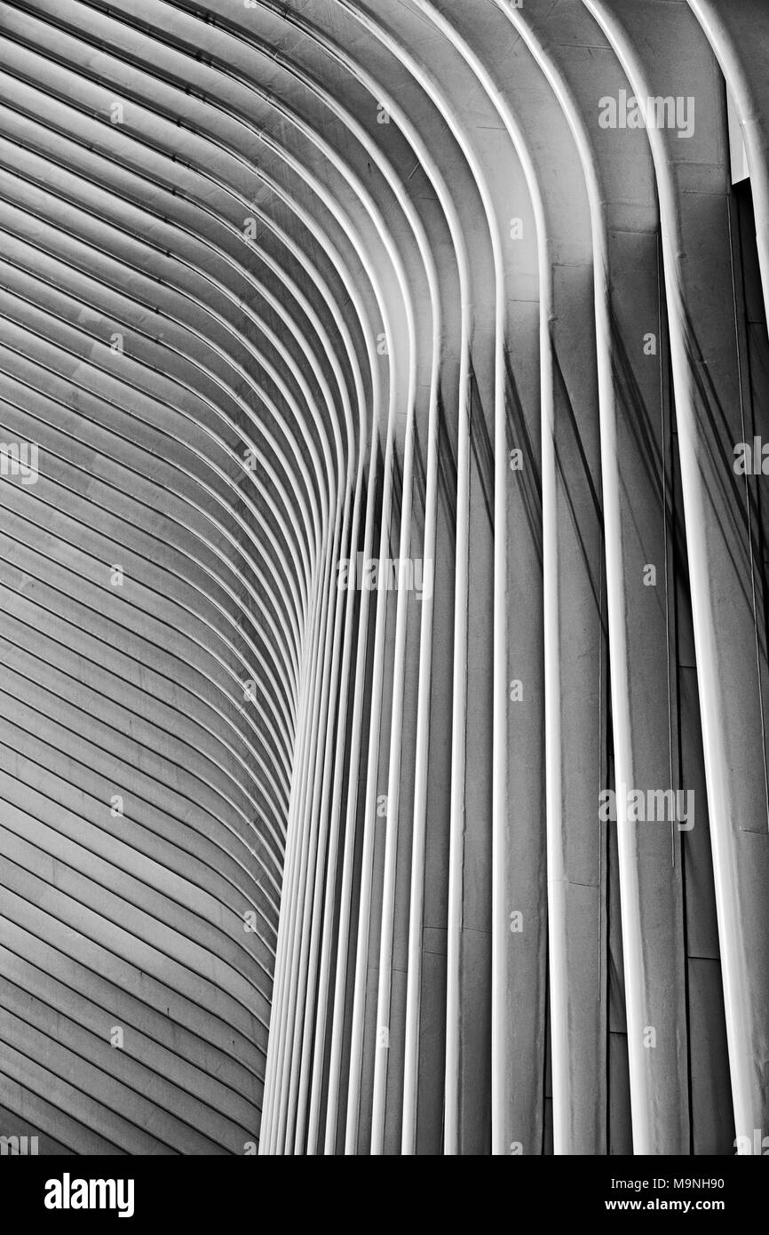 NEW YORK, USA - Oktober 22, 2017: Das World Trade Center Bahnhof in Lower Manhattan wurde von Santiago Calatrava entworfen. Stockfoto