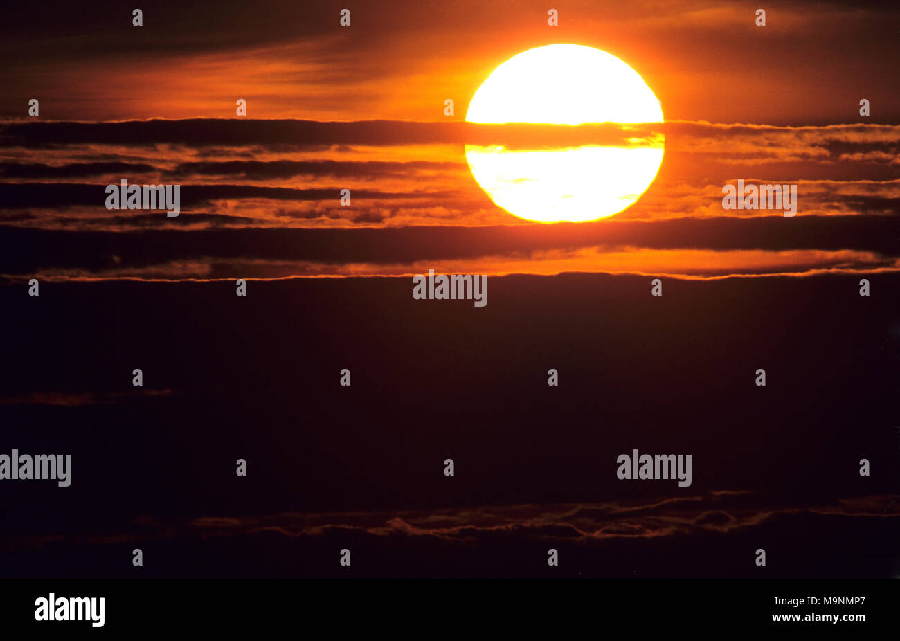 Die untergehende Sonne über Cape Cod Bay, USA Stockfoto