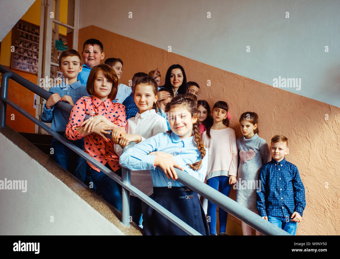 Schüler, die in der Pause sind Stockfoto