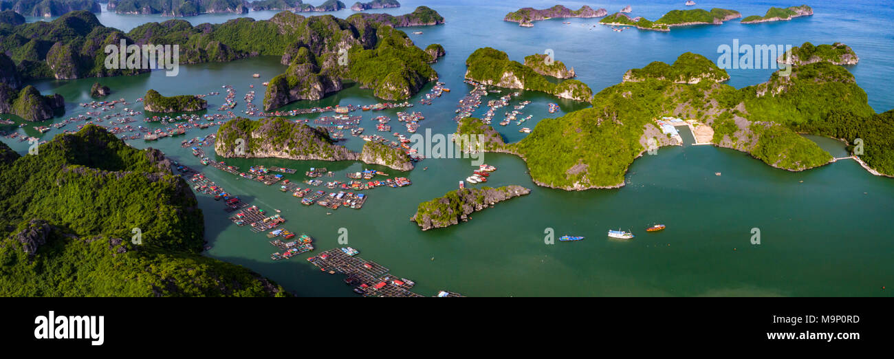 Cat Ba Insel von oben. Lan Ha Bucht. Hai Phong, Vietnam Stockfoto