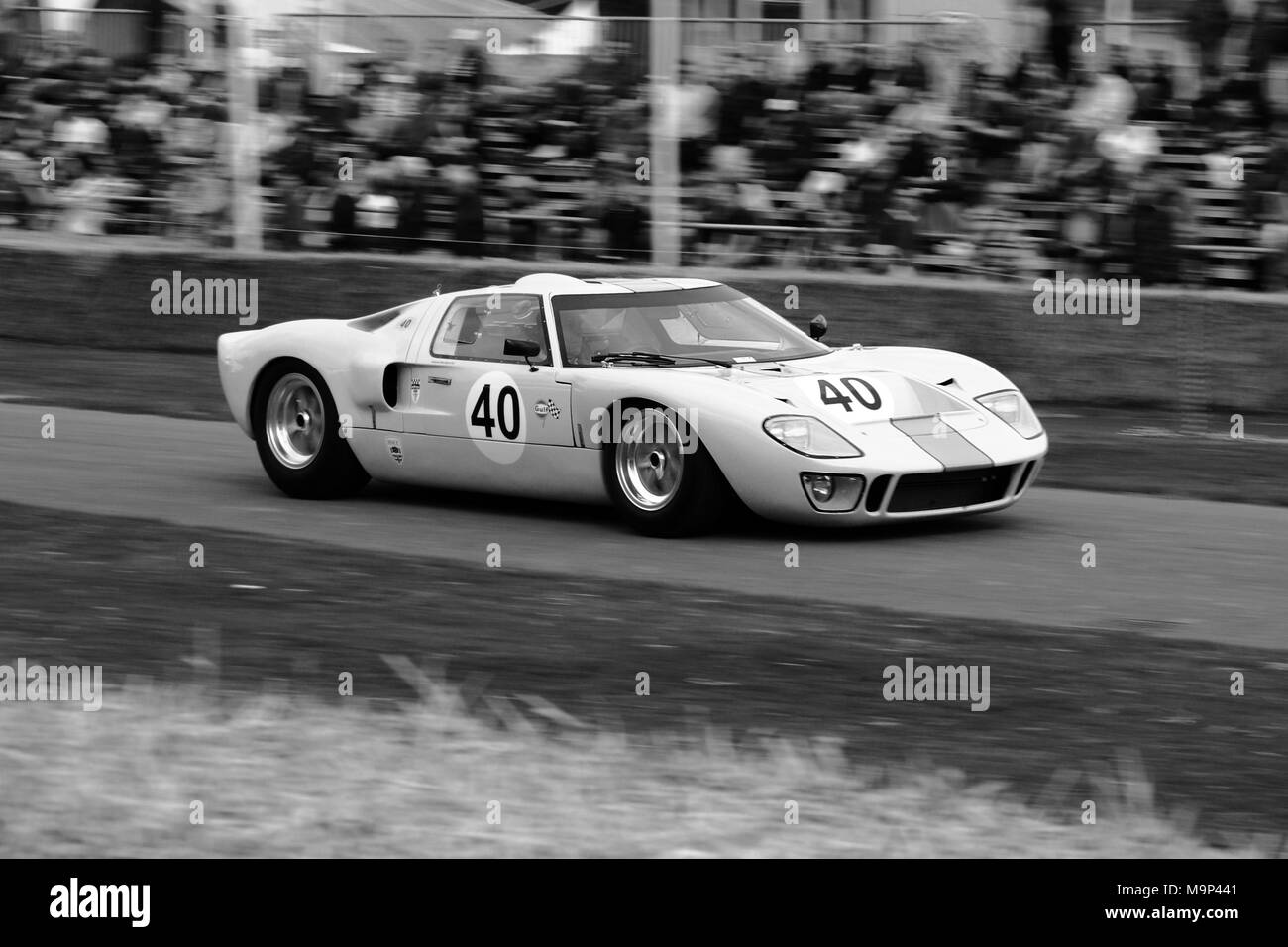 1965 4,7 Liter-V8-Gulf Ford GT 40 Racing in Goodwood Festival der Geschwindigkeit Stockfoto