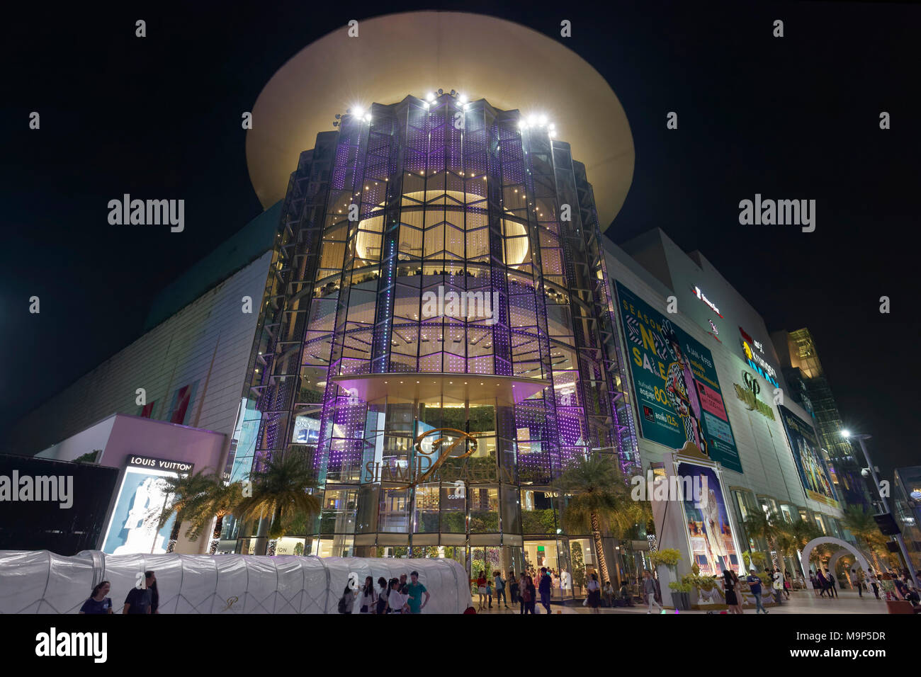 Siam Paragon bei Nacht, Luxus Shopping Centre, Siam Square, Pathum Wan, Bangkok, Thailand Stockfoto