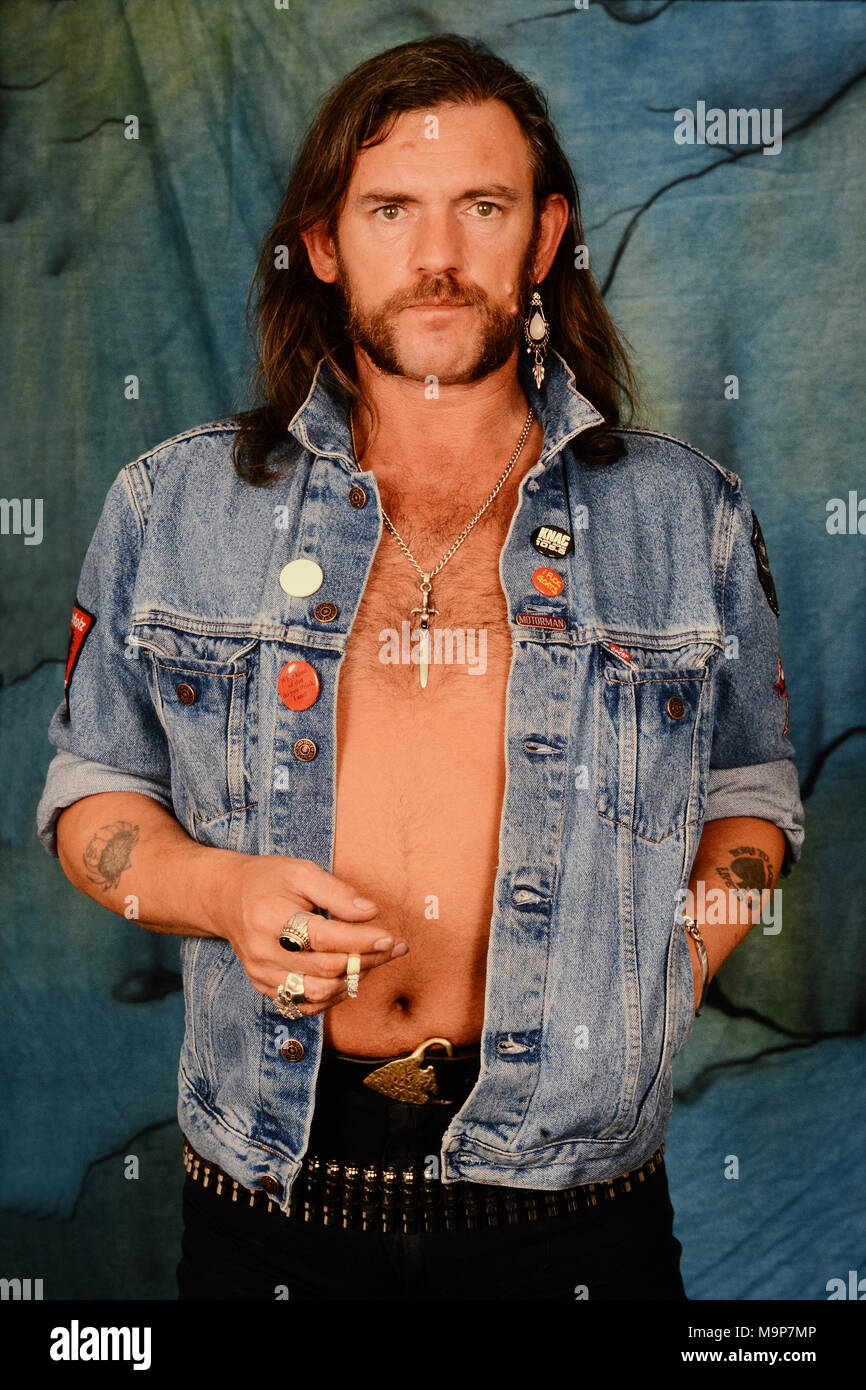 BROOKLYN, NY - 29. Oktober: Lemmy Kilmister von Motörhead Posen für ein  Portrait im L'Amour am 29. Oktober 1992 im Brooklyn Borough von New York  City People: Lemmy Kilmister Stockfotografie - Alamy