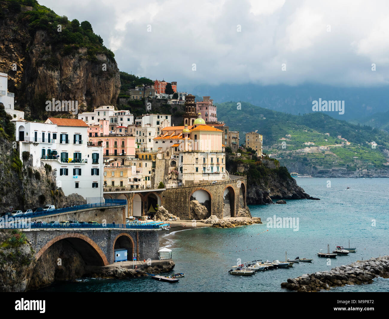 Blick auf Amalfi, Amalfi, Sorrent, Amalfi, Kampanien, Italien Stockfoto