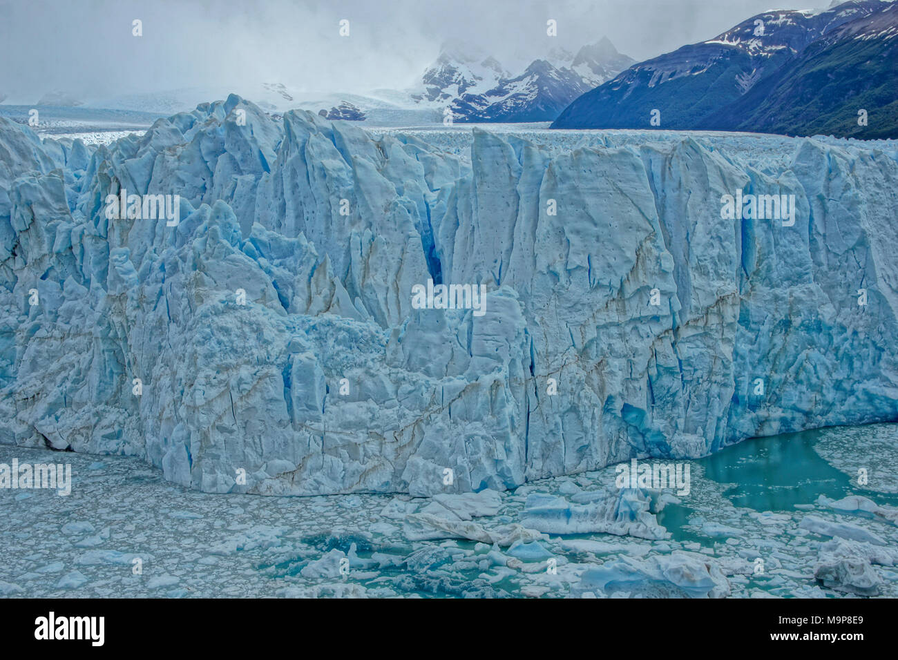 Der Gletscher Perito Moreno, Lago Argentino, Parque Nacional Los Glaciares, El Calafate, Provinz Santa Cruz, Patagonien, Argentinien Stockfoto