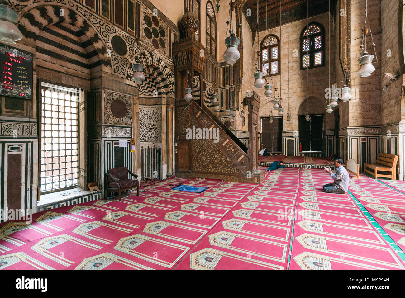 Mittelalterliche Mamluk Sultan Al Ghuri Moschee im Islamischen Kairo, Ägypten Stockfoto