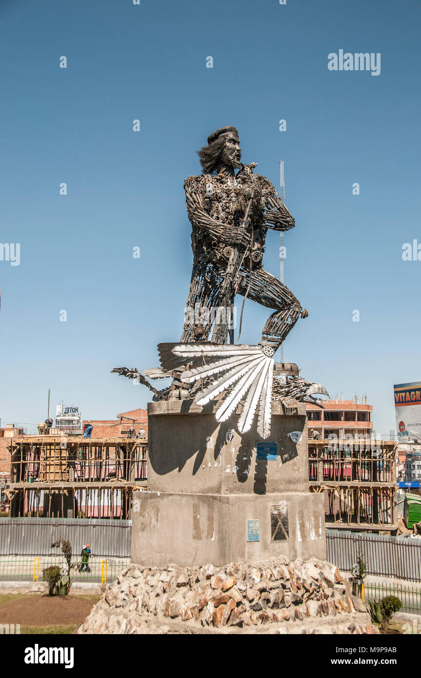 Schrott Statue von Che Guevara gegen den klaren Himmel, El Alto, Pedro Domingo Murillo, Bolivien Stockfoto