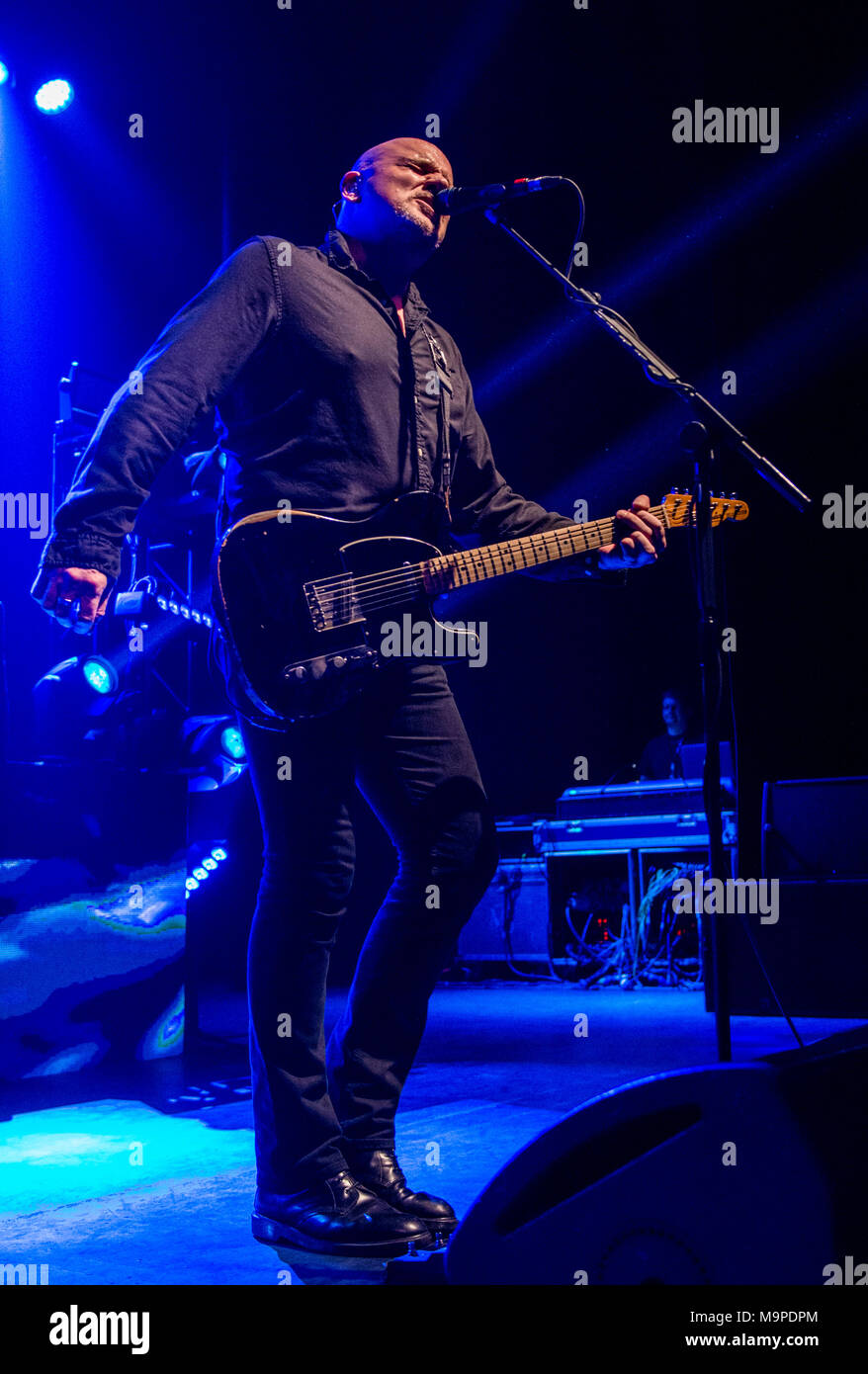 Baz Warne, Gitarrist der Stranglers live, G Live, Guildford, UK, 26. März 2018. Stockfoto