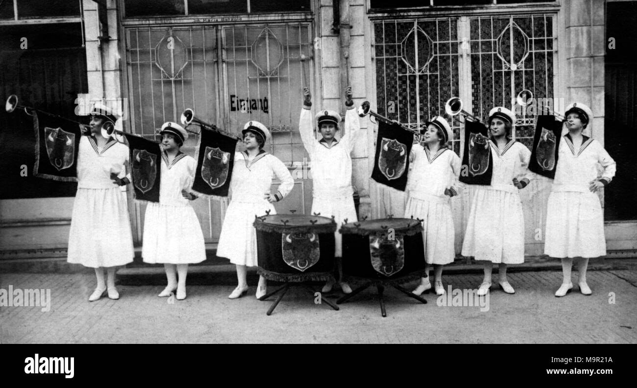Gruppenaufnahme, band der Frauen mit Trompeten, 1930er Jahre, Deutschland Stockfoto