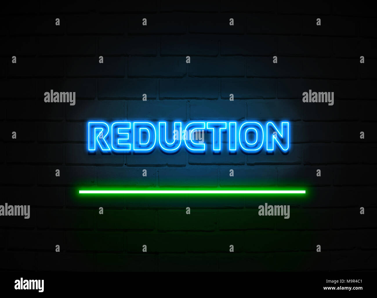 Reduzierung Leuchtreklame - glühende Leuchtreklame auf brickwall Wand - 3D-Royalty Free Stock Illustration dargestellt. Stockfoto