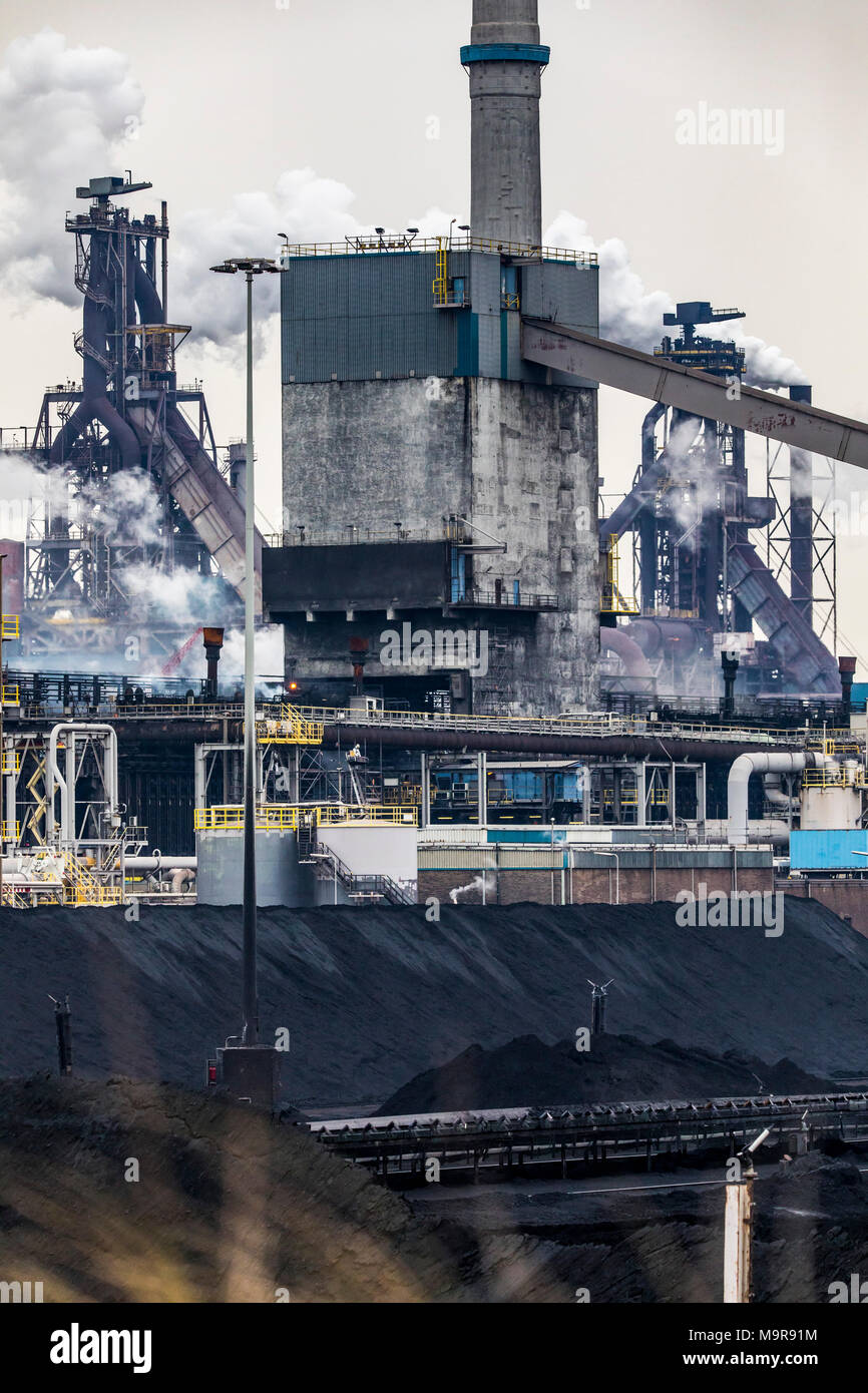Die Tata Steel Stahlwerk in IJmuiden, Velsen, Nord Holland, Niederlande, größte Industriegebiet in den Niederlanden, 2 Hochöfen, 2 Kokerei plan Stockfoto