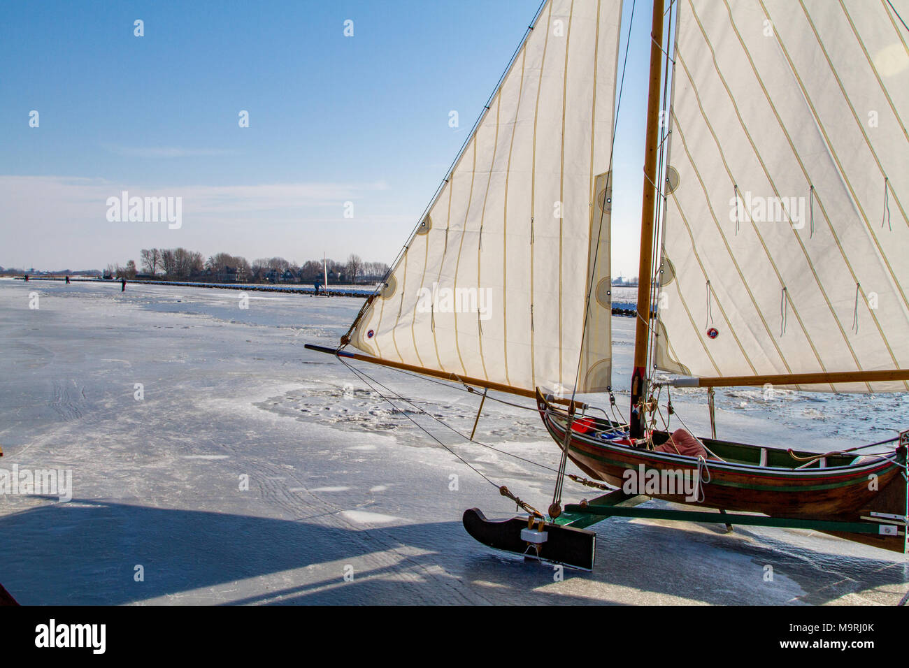 Eine icesailboot auf der dem Fluss de Ringvaart in Holland Stockfoto