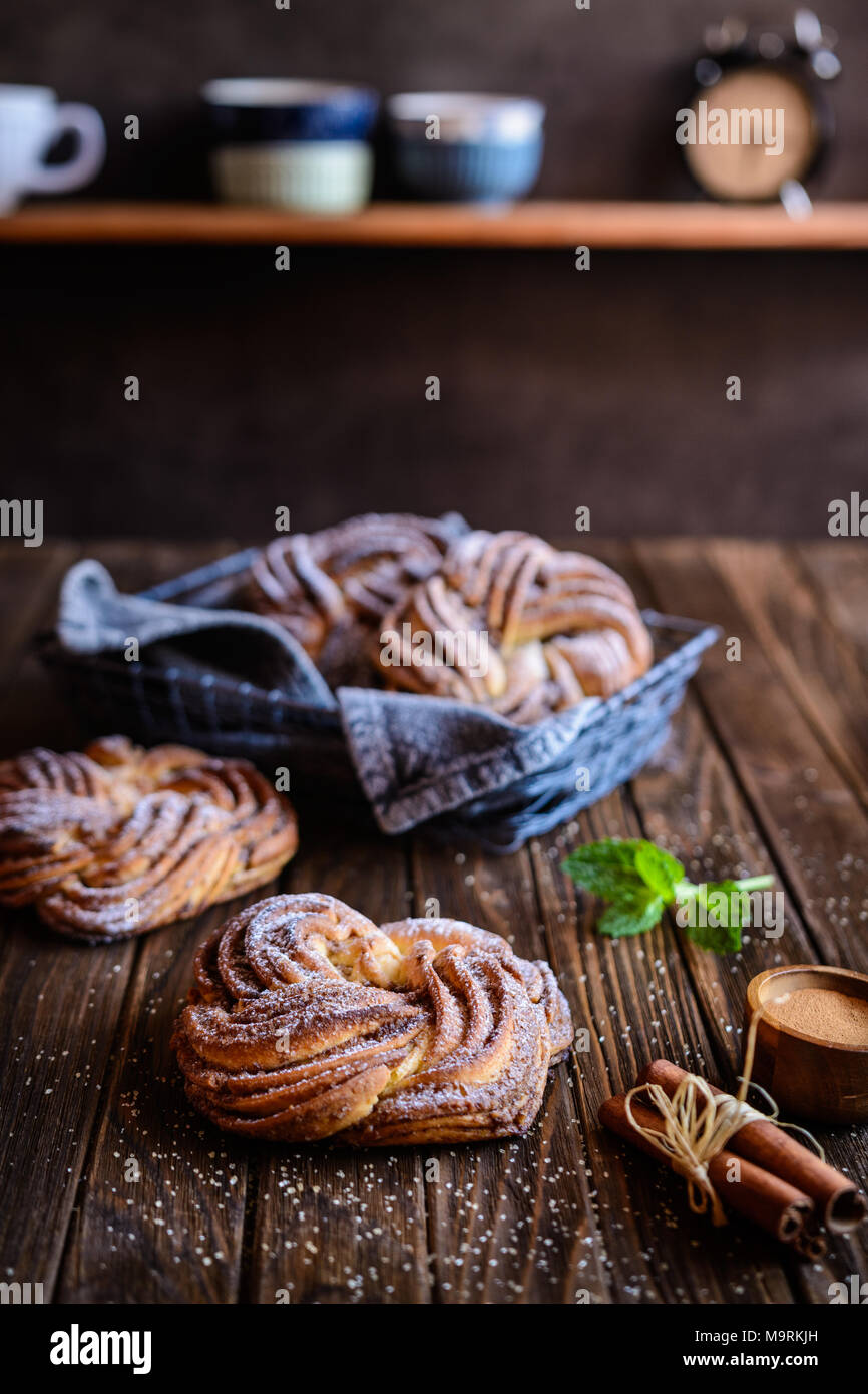 Kringle-traditionellen estnischen Zimt Zopf Brot Stockfoto