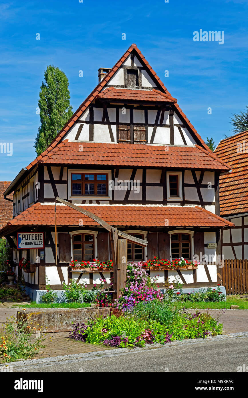 Europa, Frankreich, Rhein, Bas (Elsass), Soultz-sous-Forêts, Rue Principale Hohwiller, Gebäude, historisch, Poterie, Keramik, Architektur, buildin Stockfoto