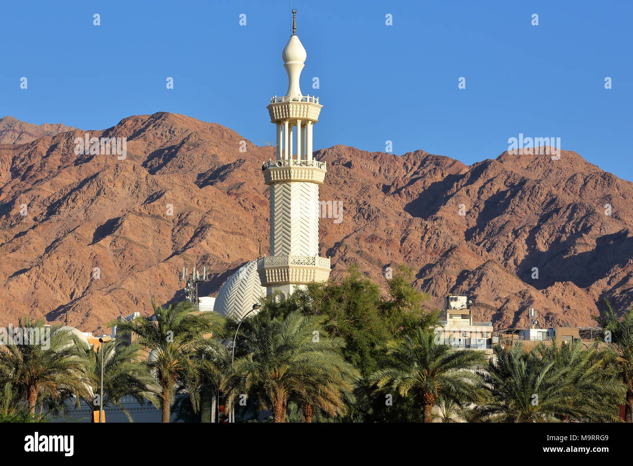 Close-up auf das Minarett der nachgeprüft und Al Hussein Bin Ali Moschee in Aqaba, Jordanien, Naher Osten Stockfoto
