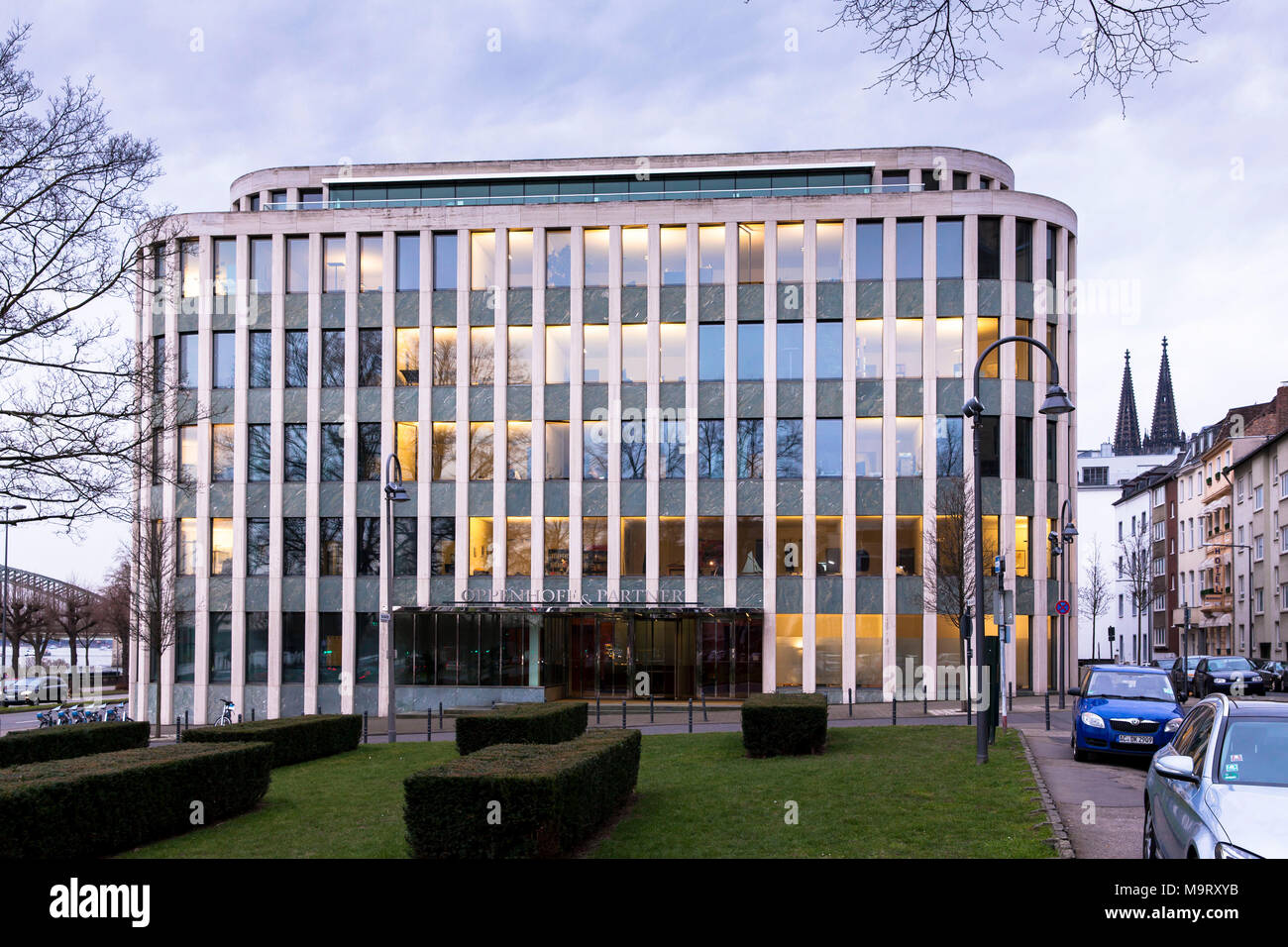 Deutschland, Köln, Bürogebäude an der Straße Konrad-Adenauer-Ufer 21-23, unter anderem Sitz der Kanzlei Oppenhoff & Partner. Deutschland Stockfoto