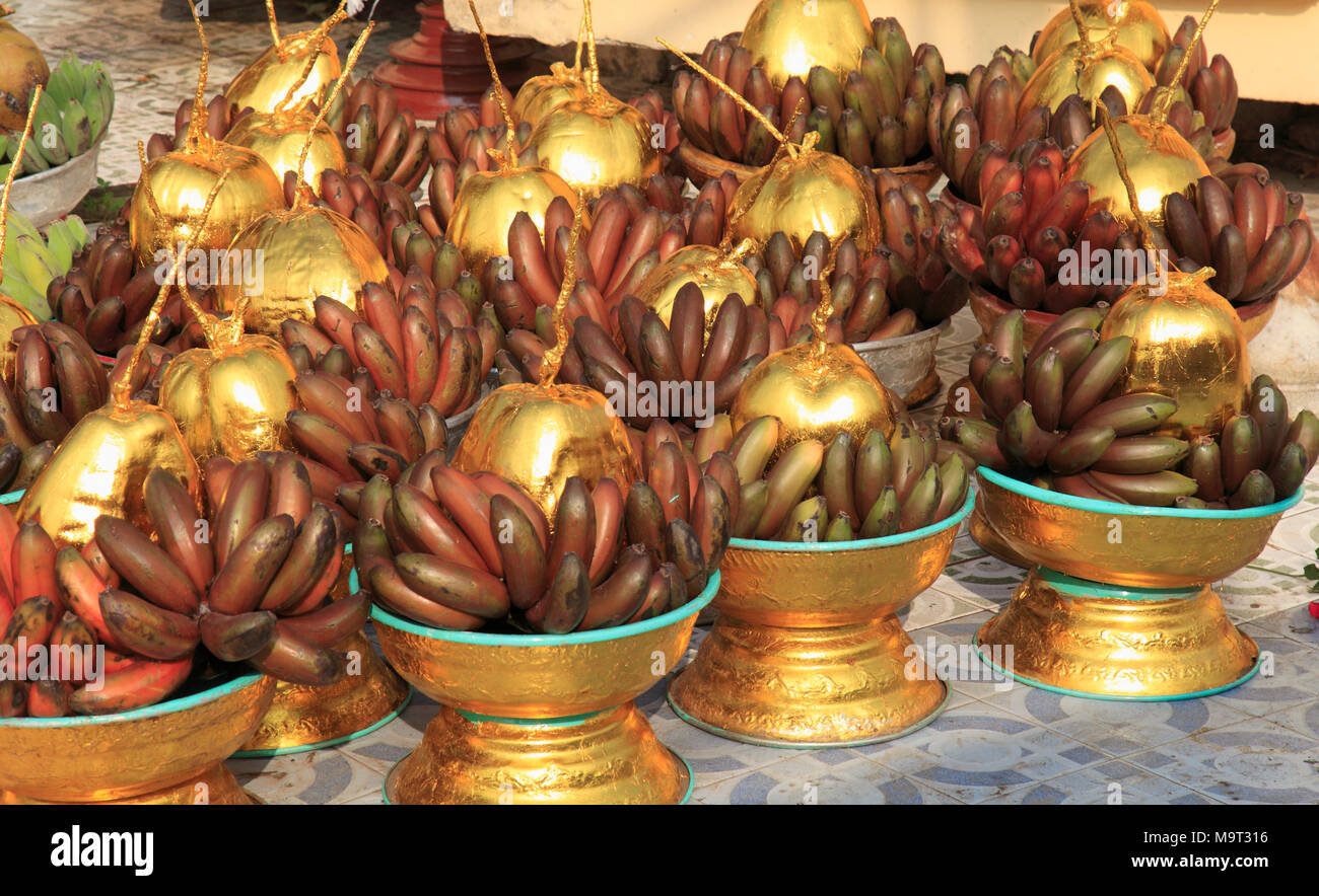 Myanmar, Yangon, Botataung Pagode, religiöse Angebote, Stockfoto