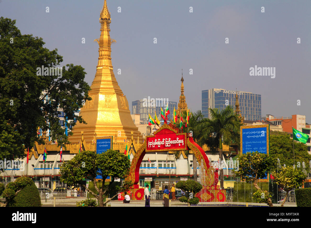 Myanmar, Yangon Sule Pagode, buddhistische Tempel, Stadtzentrum, Skyline, Stockfoto