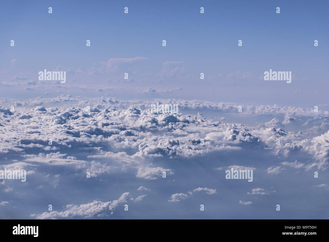 Wolken In Den Höhen Stockfoto