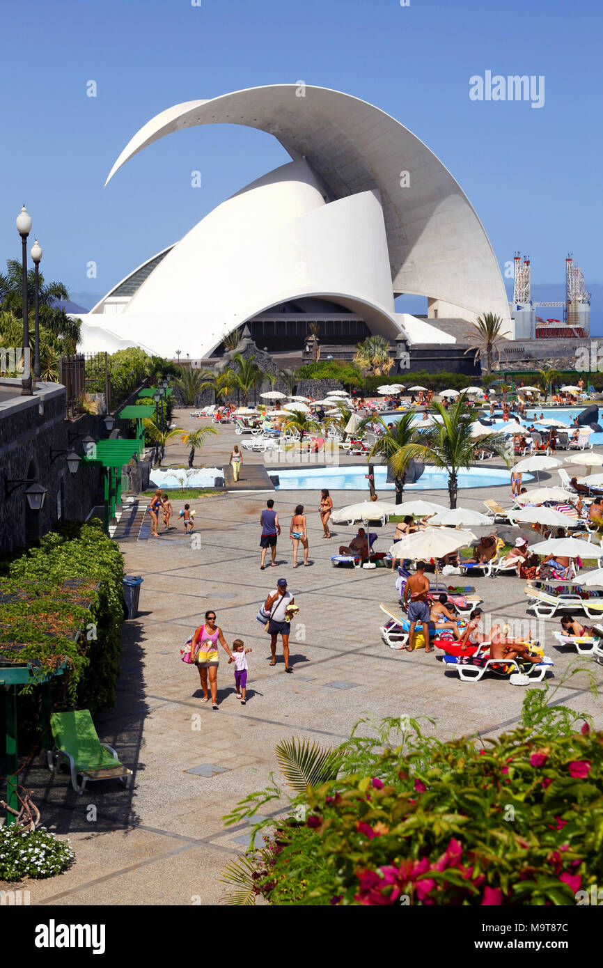 Auditorio de Tenerife Adán Martín und Parque Marítimo César Manrique in Santa Cruz de Tenerife, Teneriffa, Kanarische Inseln, Spanien Stockfoto