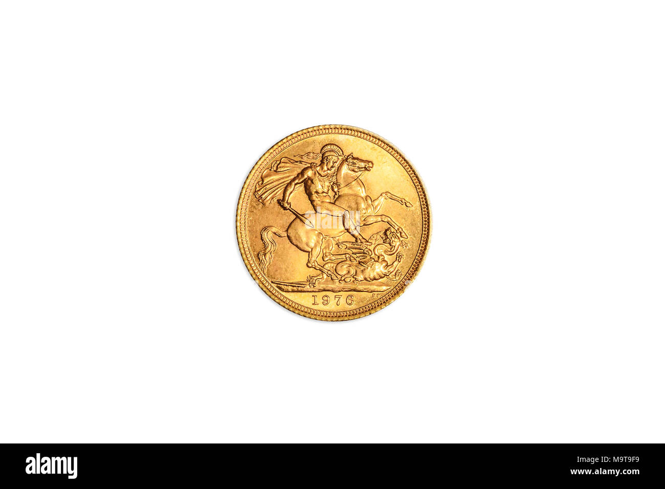 Großbritannien goldene Münze des britischen Pfund in Gold, EUR Deutsch Währung, das in der Nähe des Schwanzes Seite 925 von 1976. Auf weissem studio Hintergrund isoliert. Stockfoto