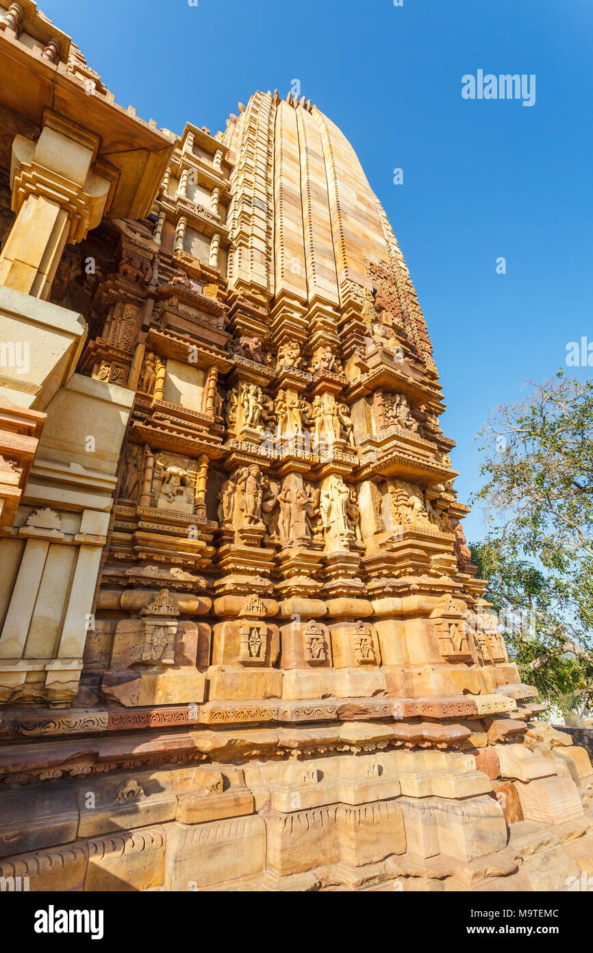 Hindu Tempel Chaturbhuja Lord Vishnu mit Abbildung Schnitzereien gewidmet, Gruppe Süd von Tempeln, Khajuraho, Madhya Pradesh, Indien Stockfoto