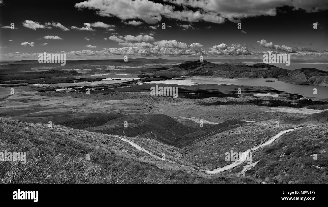 Blick entlang der Spur des Tongariro Alpine Crossing, Neuseeland Stockfoto