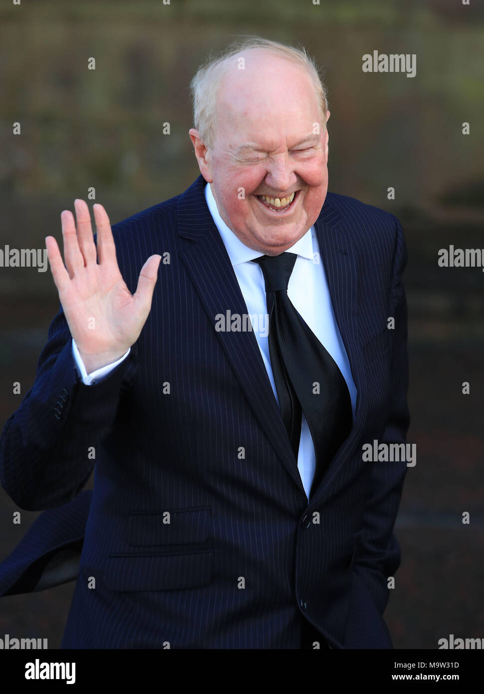 Jimmy Kricket nach der Trauerfeier von Sir Ken Dodd in Liverpool Anglikanische Kathedrale. Stockfoto