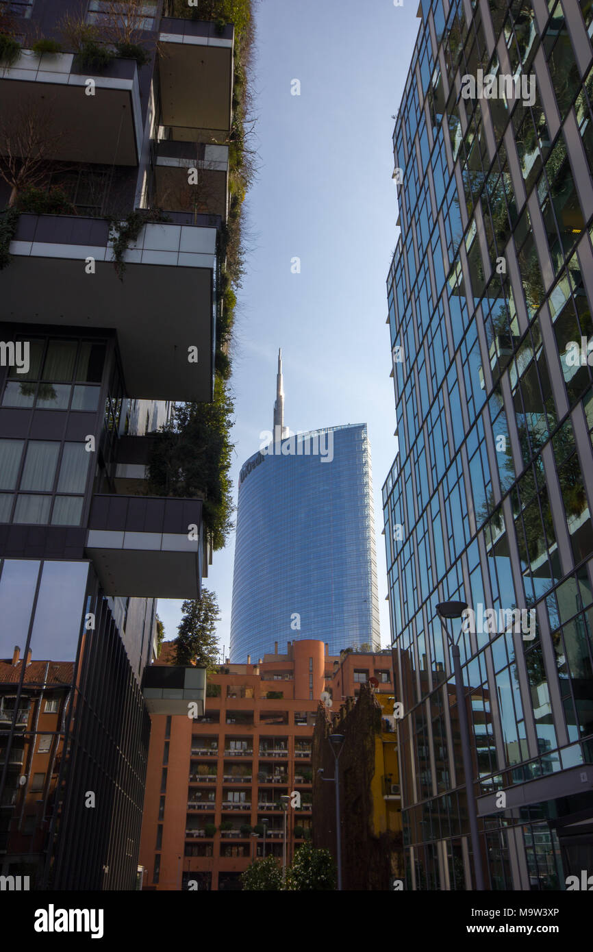 Ein schönes Bild der Vertikalen Wald Palace, "Bosco Verticale" und über das Google Gebäude mit der Unicredit Wolkenkratzer in Abstand, Mailand, Italien Stockfoto