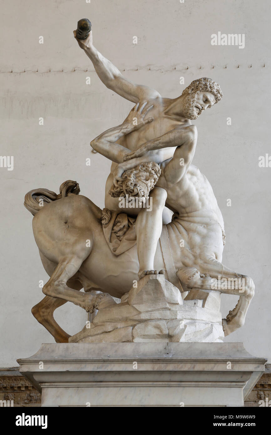 Statue des Herkules und Cacus durch Bandinelli vor dem Palazzo Vecchio in Florenz, Toskana, Italien Stockfoto