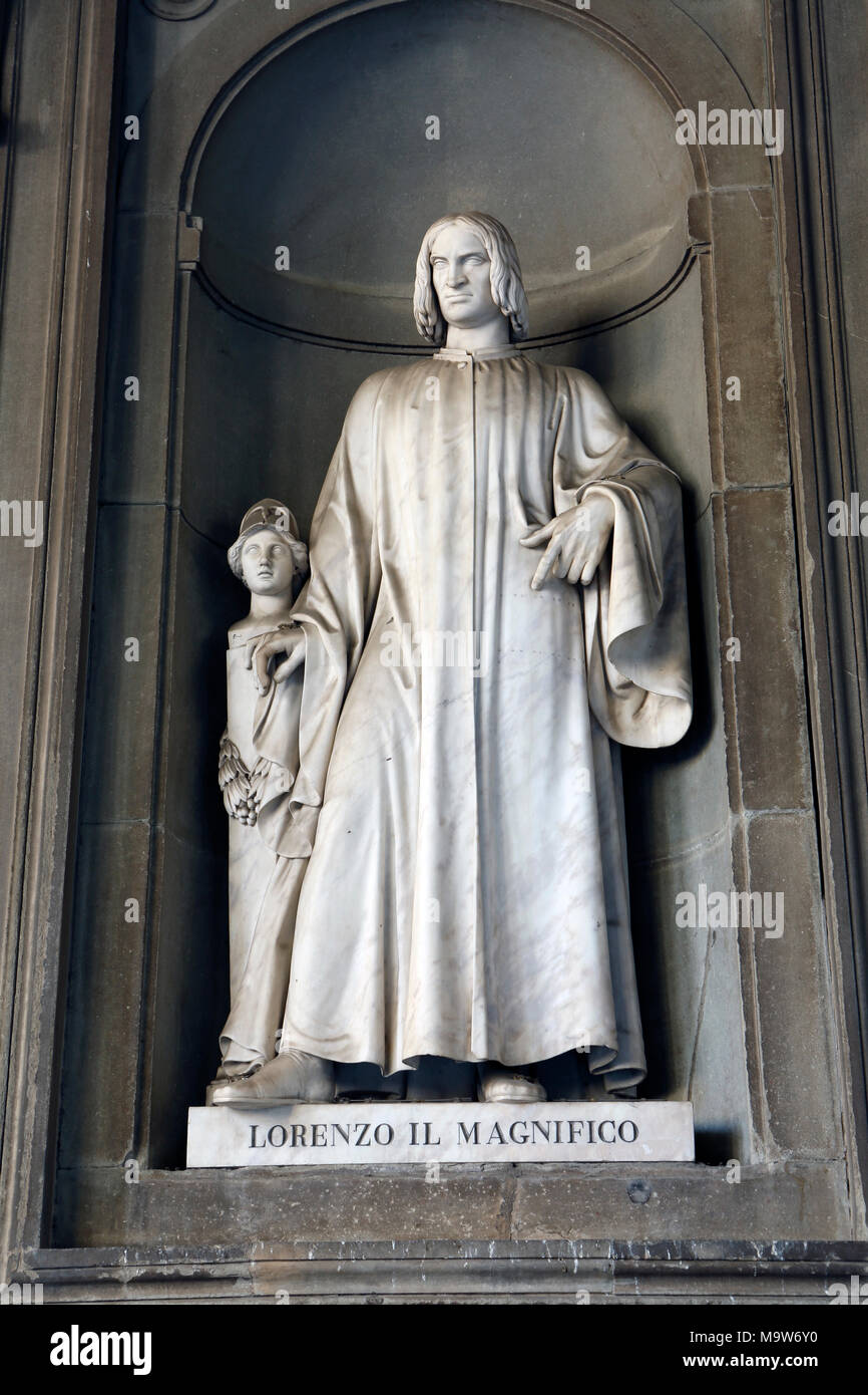 Statue, Lorenzo il Magnifico, Uficci Galerie, die Piazza della Signoria, Florenz, Toskana, Italien Stockfoto